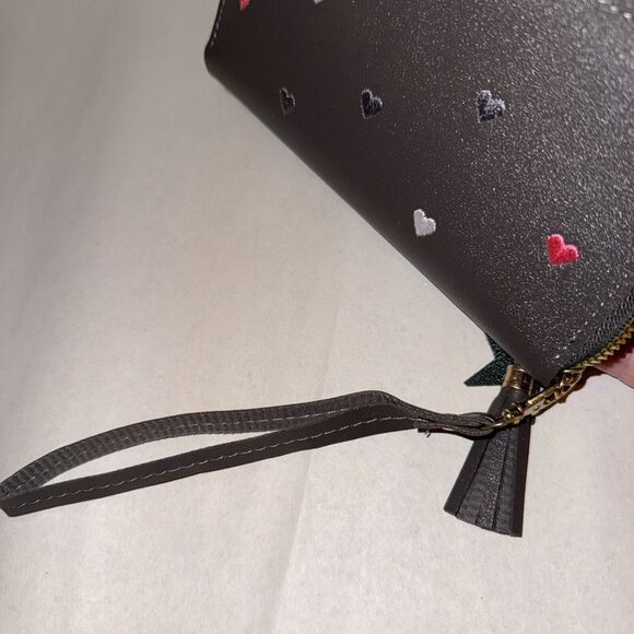 NWT Ladies Gray Faux Leather Zip Around Wallet Detached Wristlet Embroidery - Picture 4 of 5